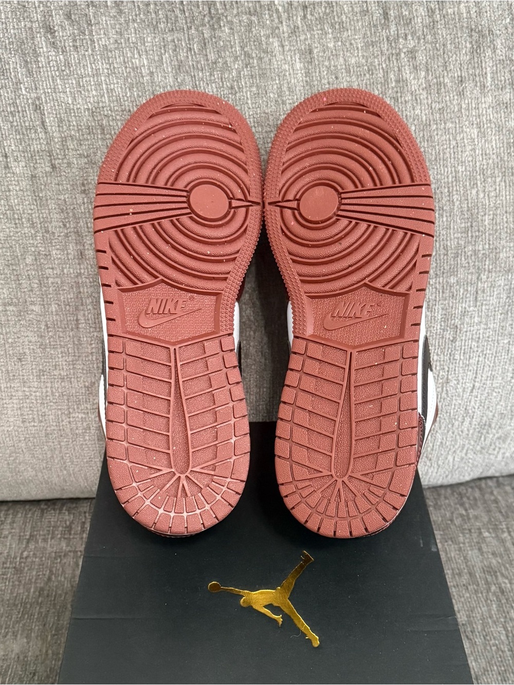 Nike Air Jordan 1 Low GS - Picture 4 of 4